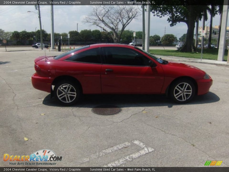 2004 Chevrolet Cavalier Coupe Victory Red / Graphite Photo #5
