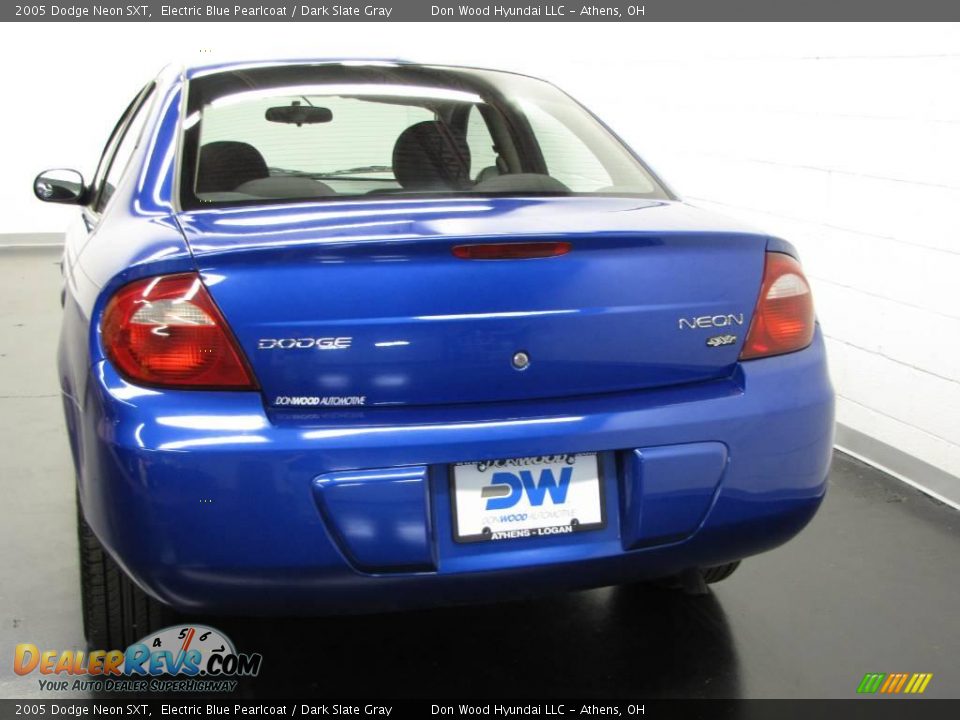 2005 Dodge Neon SXT Electric Blue Pearlcoat / Dark Slate Gray Photo #10