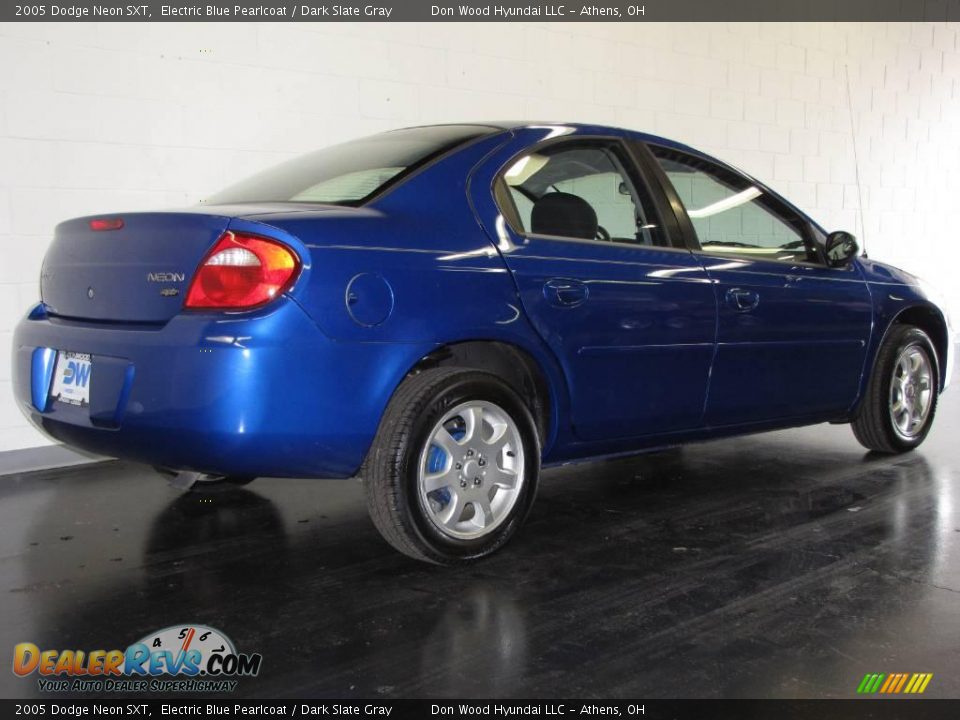 2005 Dodge Neon SXT Electric Blue Pearlcoat / Dark Slate Gray Photo #11