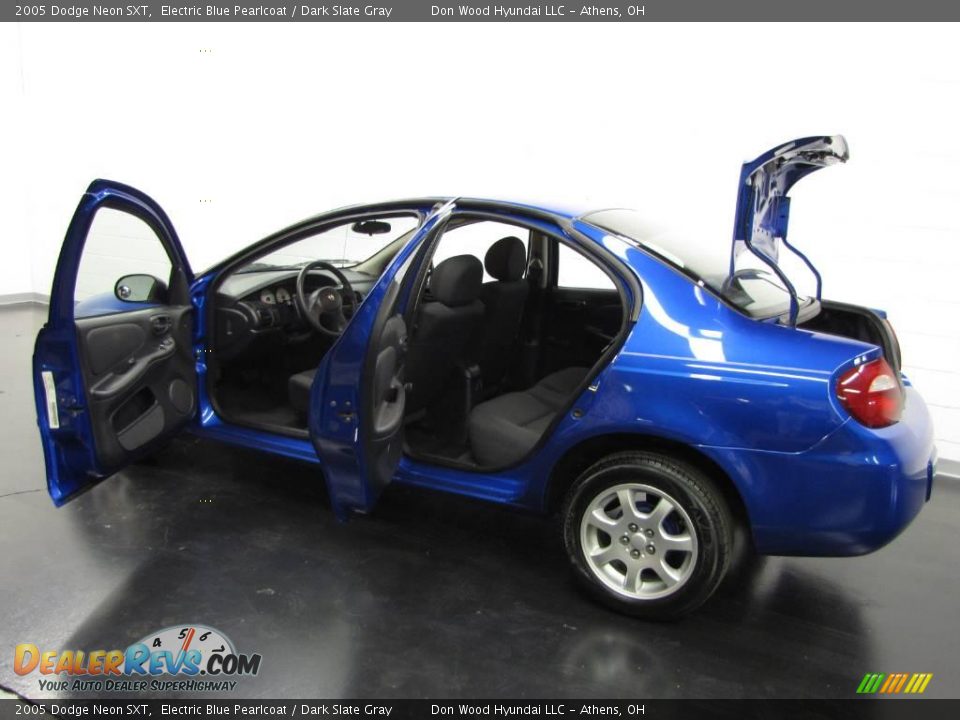 2005 Dodge Neon SXT Electric Blue Pearlcoat / Dark Slate Gray Photo #12