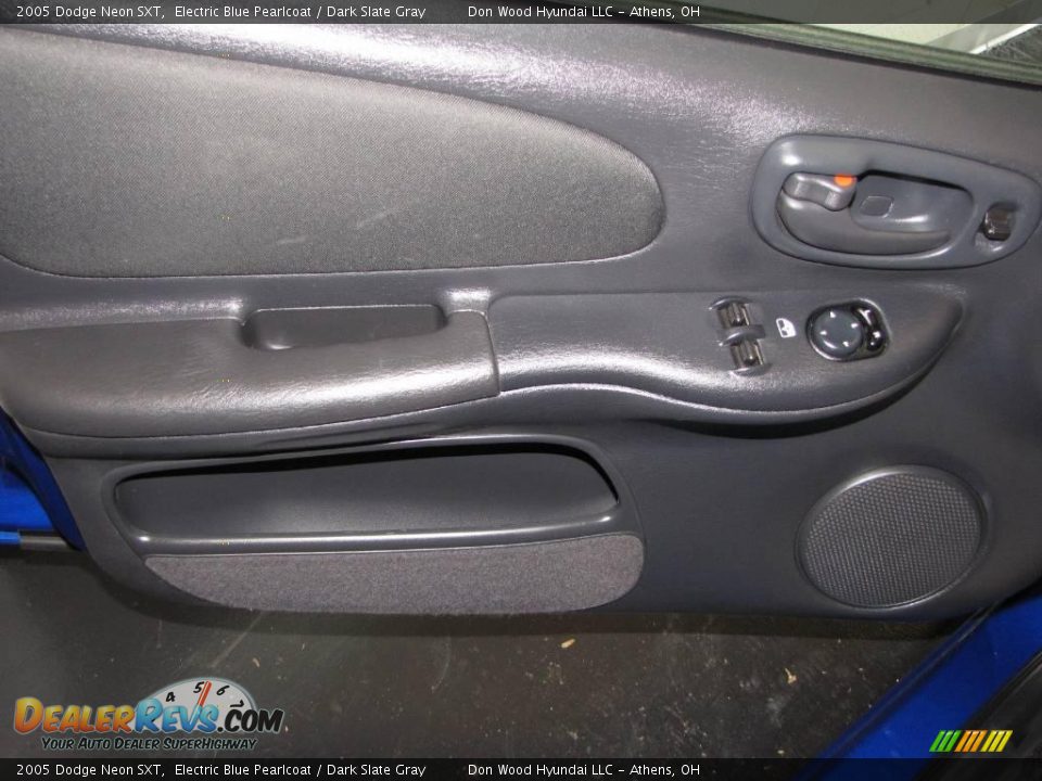 2005 Dodge Neon SXT Electric Blue Pearlcoat / Dark Slate Gray Photo #15