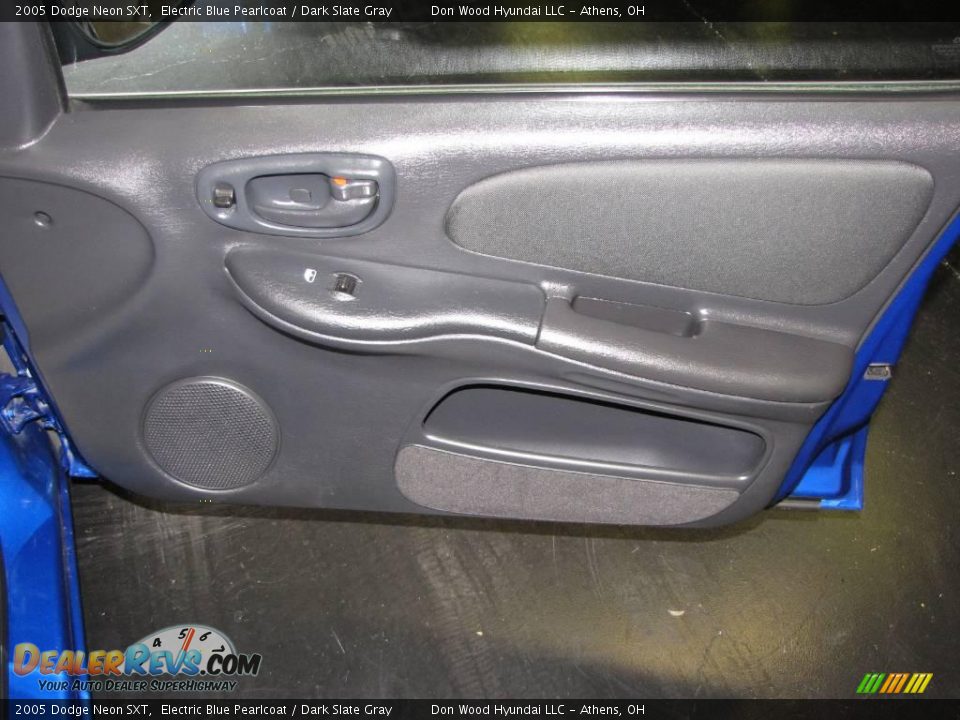 2005 Dodge Neon SXT Electric Blue Pearlcoat / Dark Slate Gray Photo #22