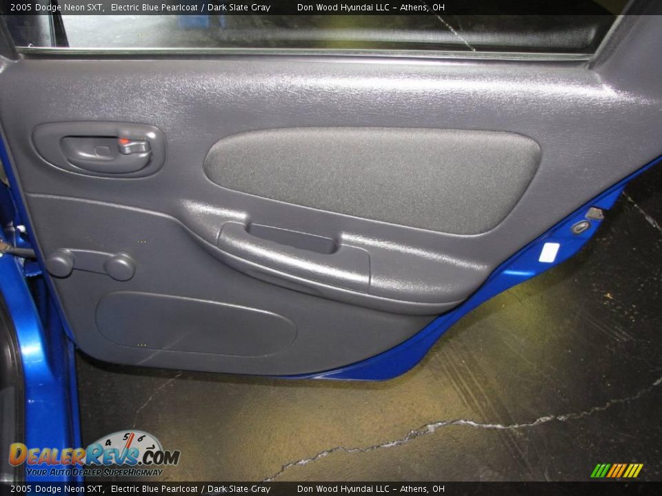 2005 Dodge Neon SXT Electric Blue Pearlcoat / Dark Slate Gray Photo #25