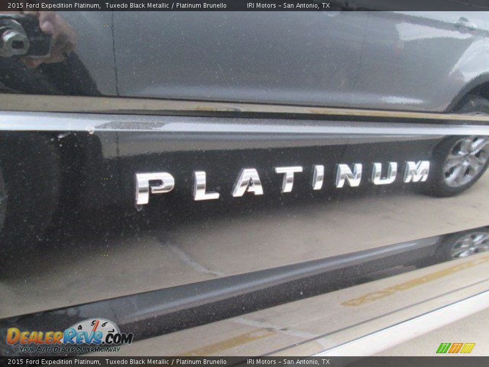2015 Ford Expedition Platinum Tuxedo Black Metallic / Platinum Brunello Photo #2