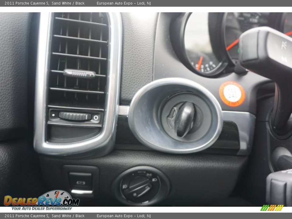 2011 Porsche Cayenne S Sand White / Black Photo #22
