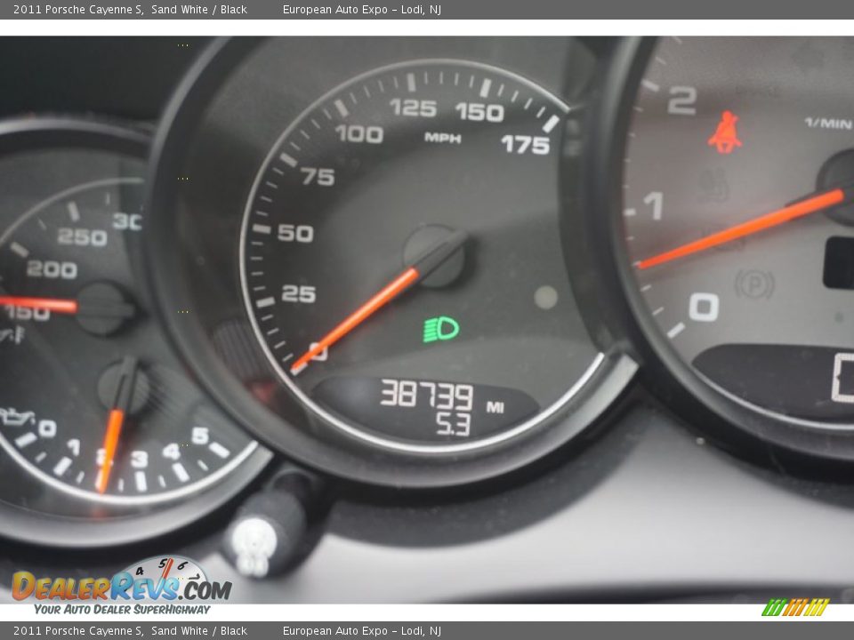 2011 Porsche Cayenne S Sand White / Black Photo #25