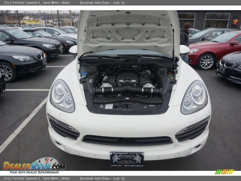 2011 Porsche Cayenne S Sand White / Black Photo #36