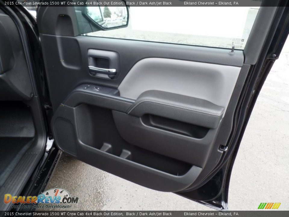 Door Panel of 2015 Chevrolet Silverado 1500 WT Crew Cab 4x4 Black Out Edition Photo #17