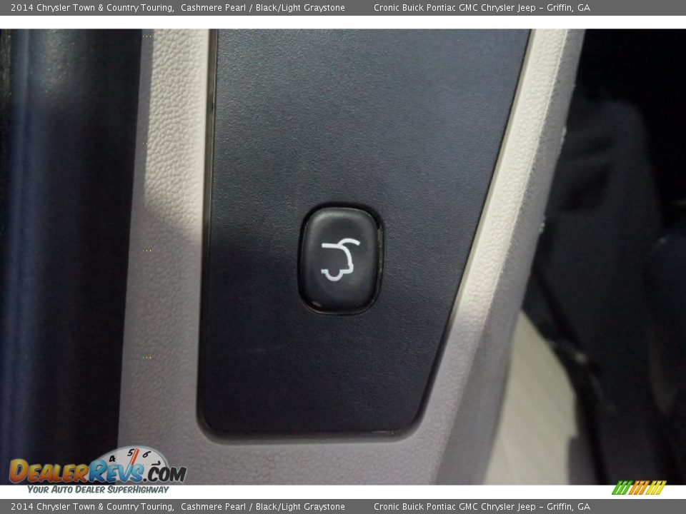 2014 Chrysler Town & Country Touring Cashmere Pearl / Black/Light Graystone Photo #17