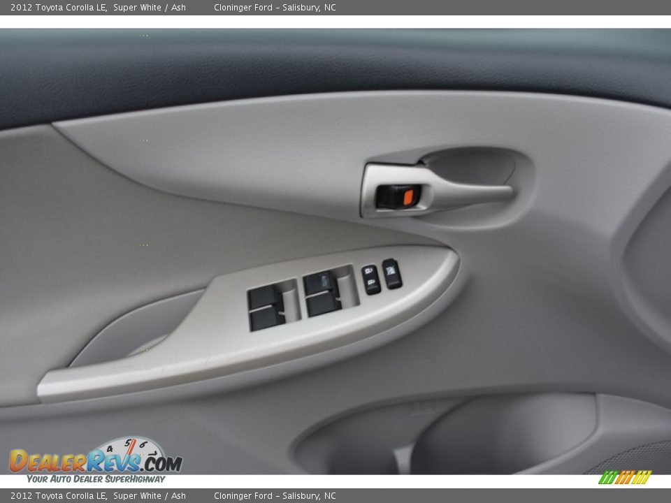 2012 Toyota Corolla LE Super White / Ash Photo #9