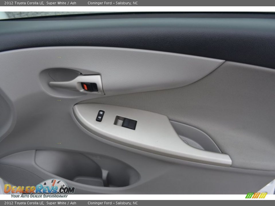 2012 Toyota Corolla LE Super White / Ash Photo #16
