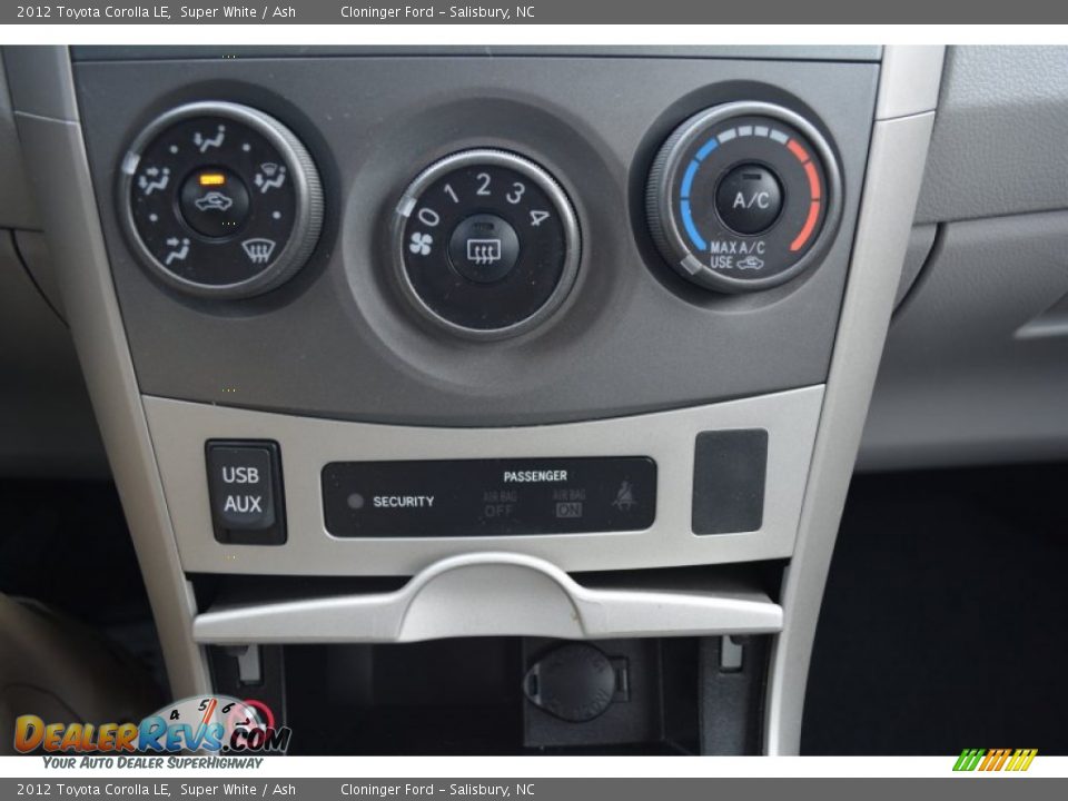 2012 Toyota Corolla LE Super White / Ash Photo #19