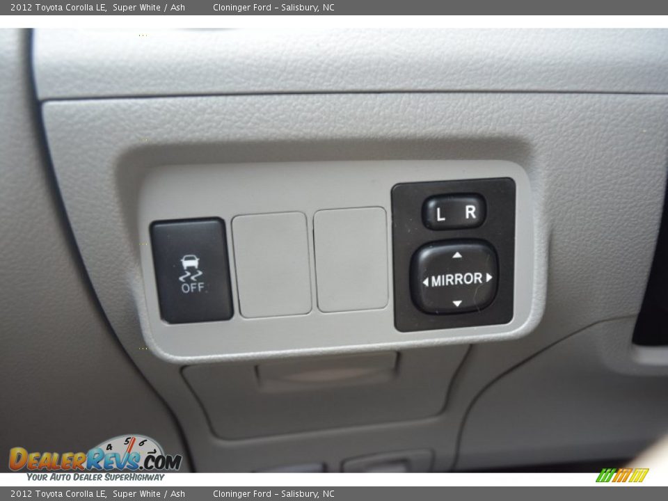 2012 Toyota Corolla LE Super White / Ash Photo #24