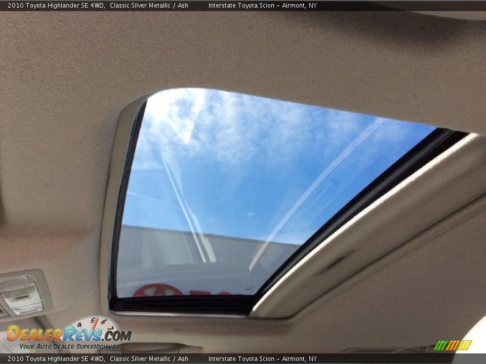2010 Toyota Highlander SE 4WD Classic Silver Metallic / Ash Photo #11