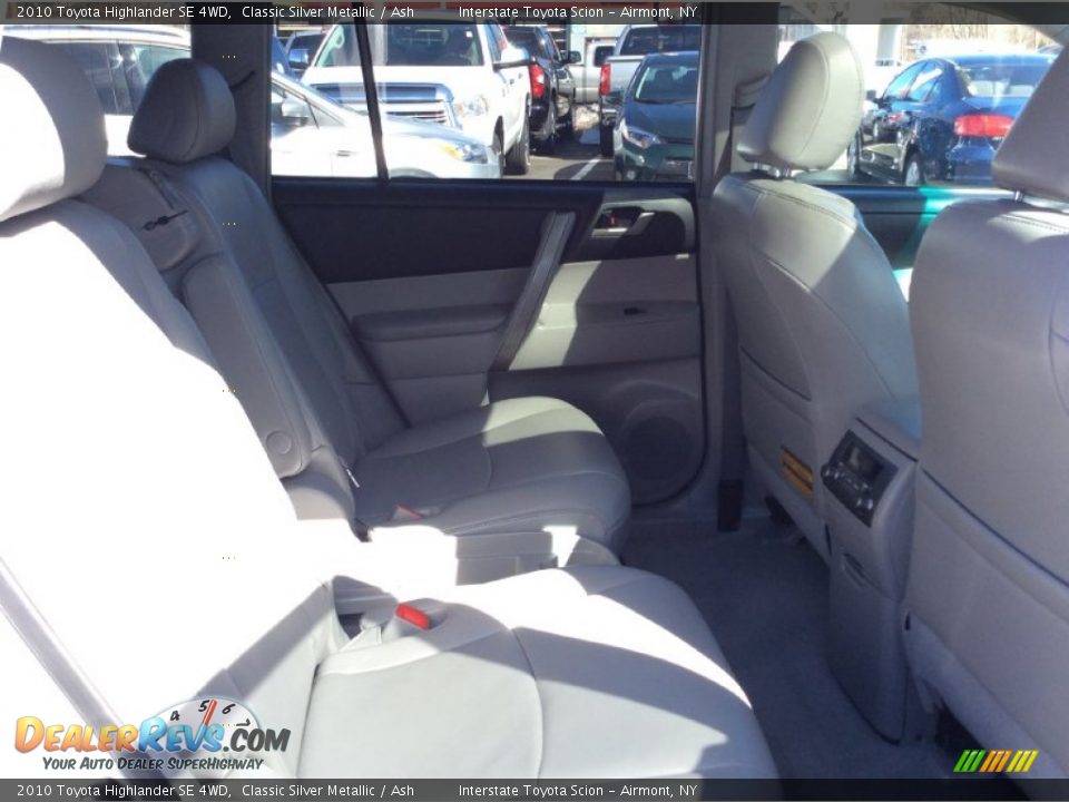2010 Toyota Highlander SE 4WD Classic Silver Metallic / Ash Photo #19