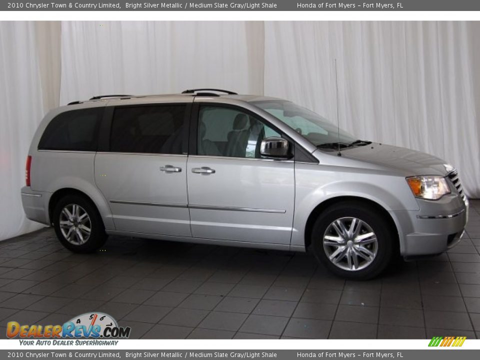 2010 Chrysler Town & Country Limited Bright Silver Metallic / Medium Slate Gray/Light Shale Photo #6