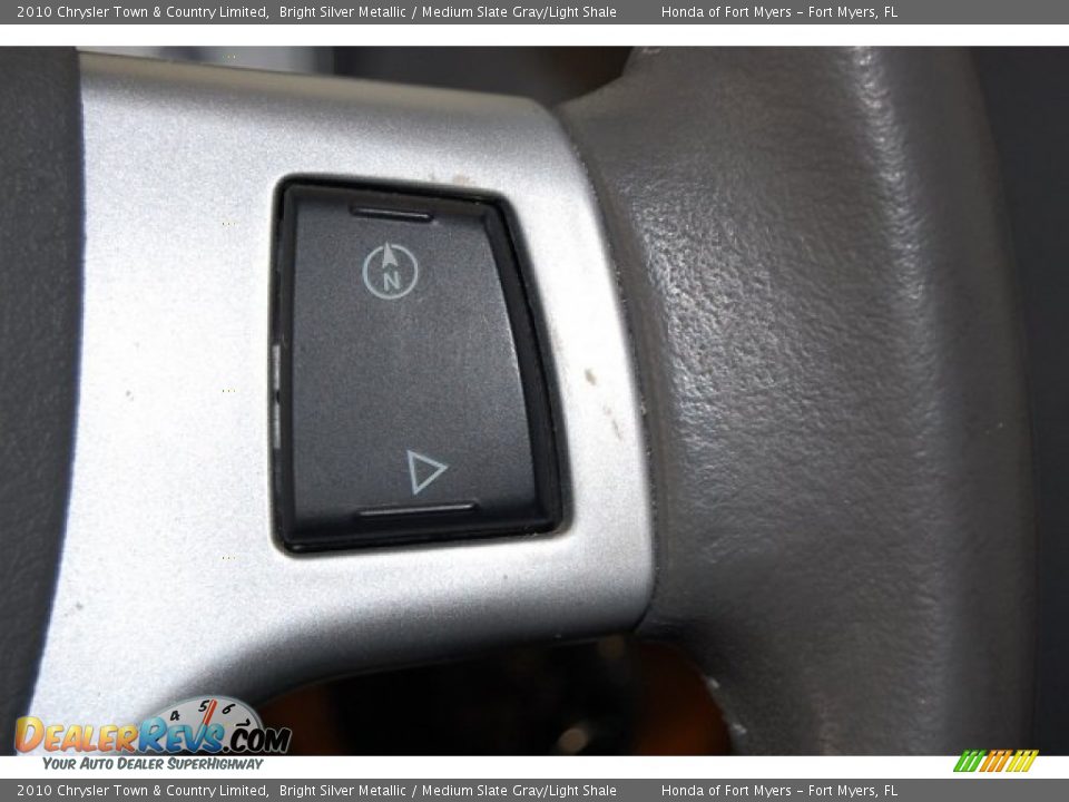 2010 Chrysler Town & Country Limited Bright Silver Metallic / Medium Slate Gray/Light Shale Photo #21