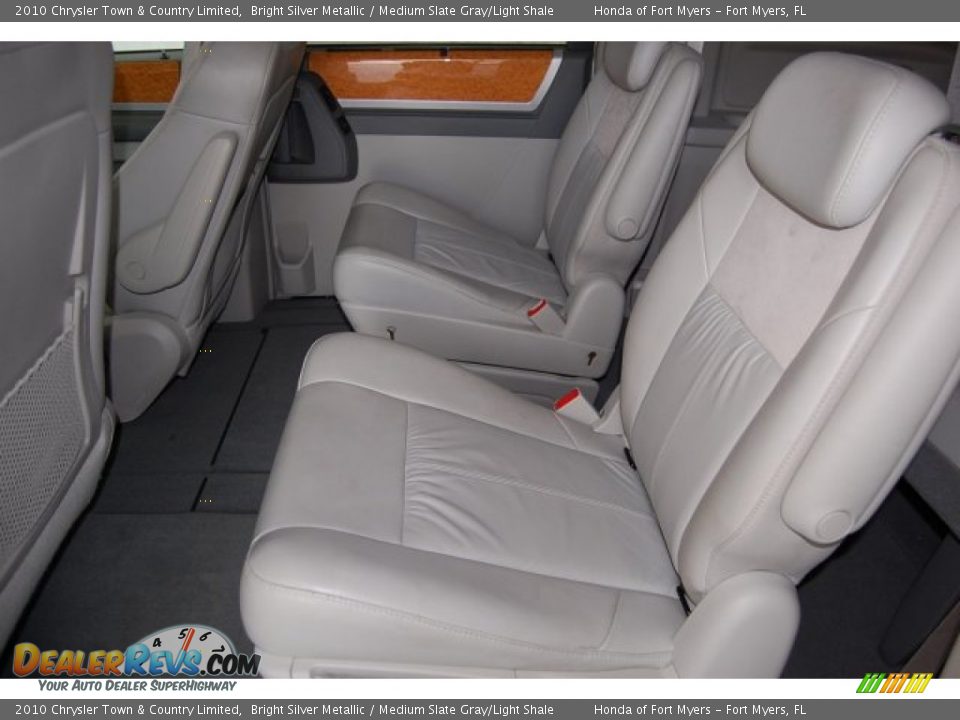 2010 Chrysler Town & Country Limited Bright Silver Metallic / Medium Slate Gray/Light Shale Photo #25