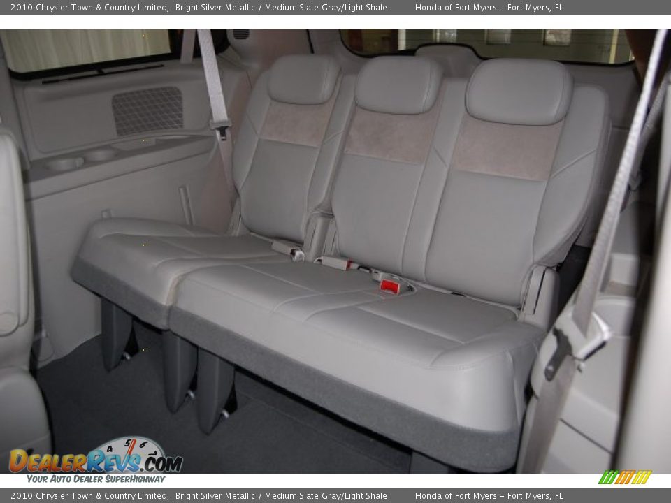 2010 Chrysler Town & Country Limited Bright Silver Metallic / Medium Slate Gray/Light Shale Photo #26