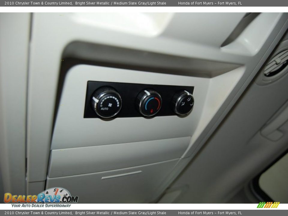 2010 Chrysler Town & Country Limited Bright Silver Metallic / Medium Slate Gray/Light Shale Photo #27