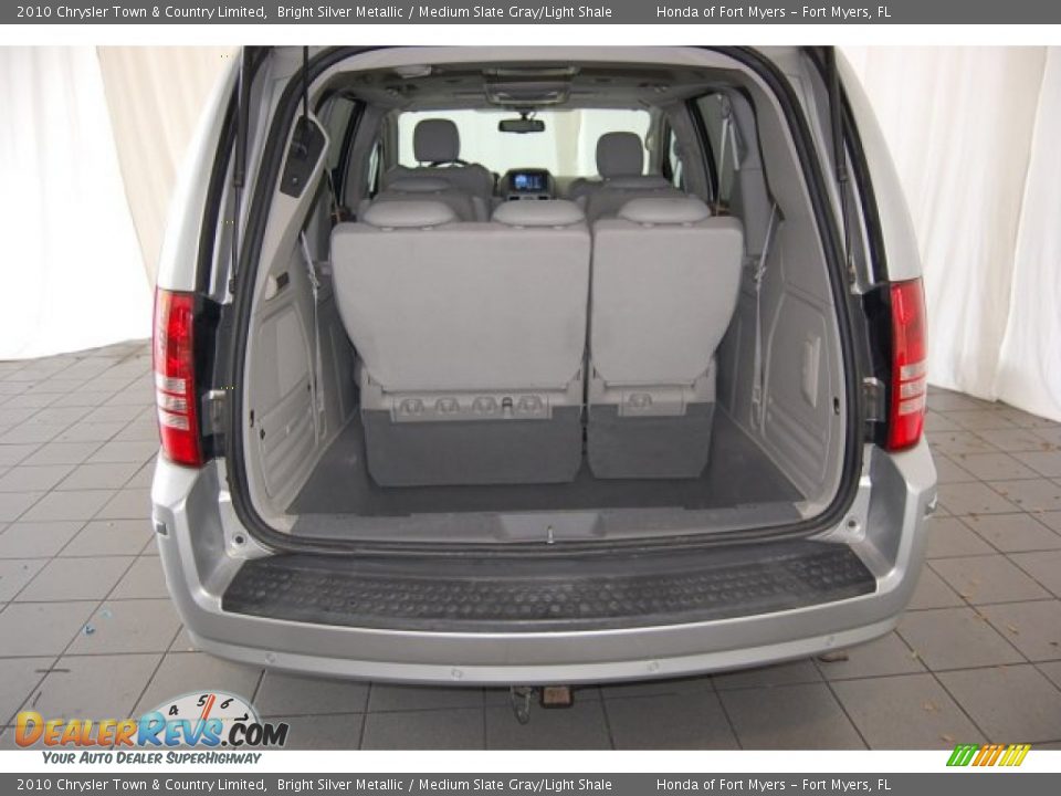 2010 Chrysler Town & Country Limited Bright Silver Metallic / Medium Slate Gray/Light Shale Photo #30