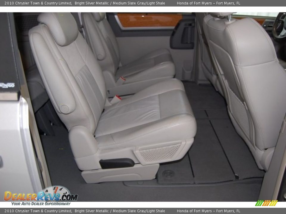 2010 Chrysler Town & Country Limited Bright Silver Metallic / Medium Slate Gray/Light Shale Photo #31