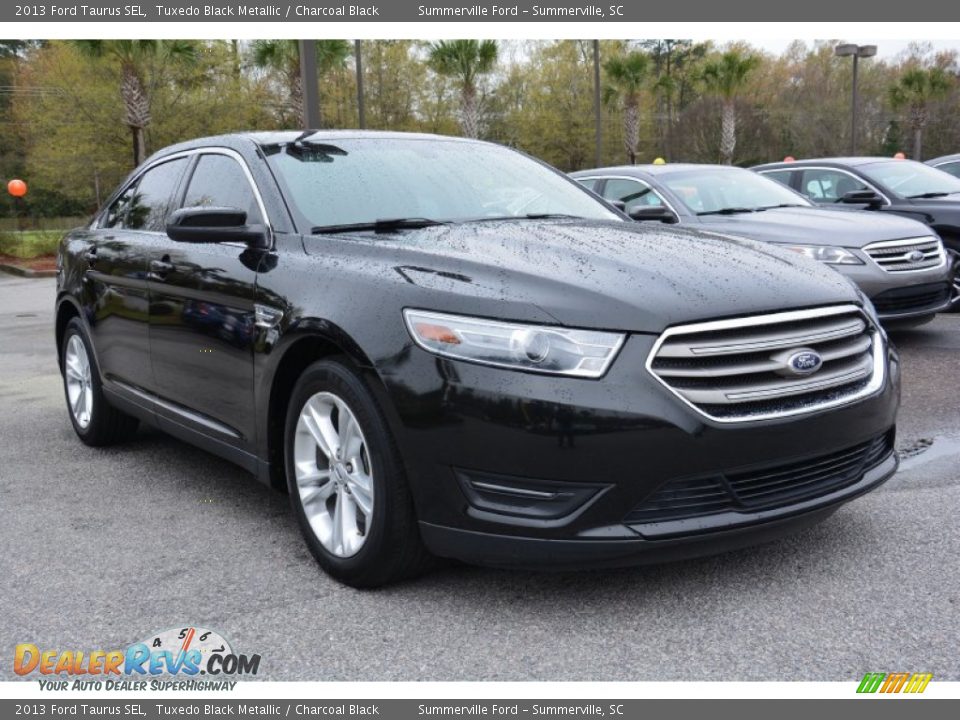 Front 3/4 View of 2013 Ford Taurus SEL Photo #1