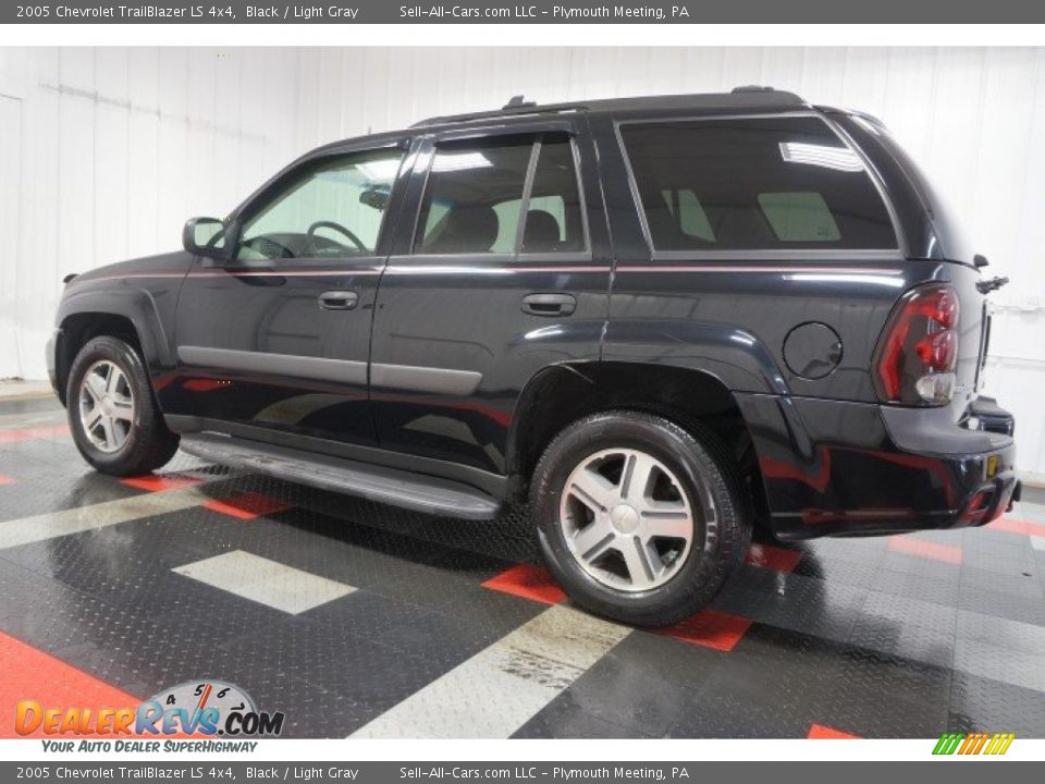 2005 Chevrolet TrailBlazer LS 4x4 Black / Light Gray Photo #11