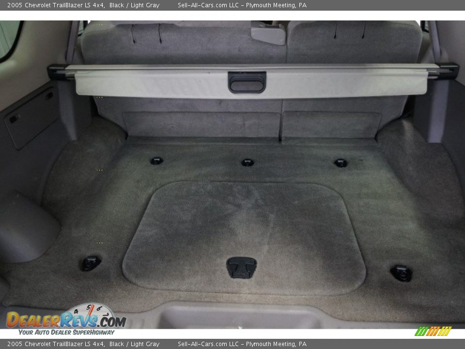 2005 Chevrolet TrailBlazer LS 4x4 Black / Light Gray Photo #19