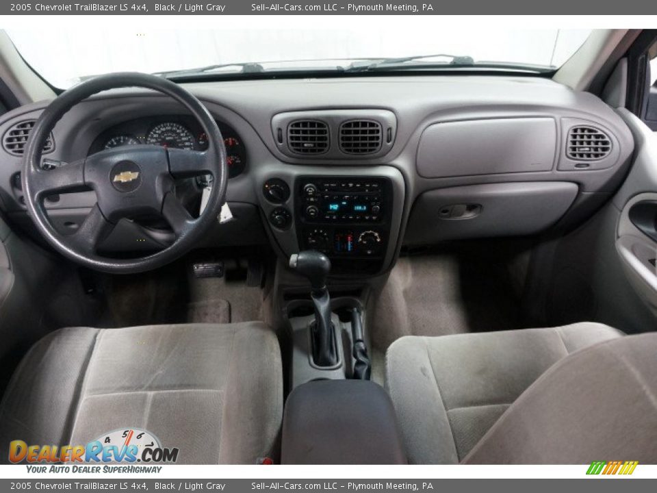 2005 Chevrolet TrailBlazer LS 4x4 Black / Light Gray Photo #21
