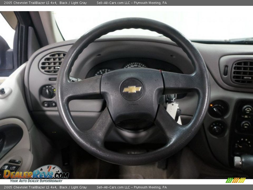 2005 Chevrolet TrailBlazer LS 4x4 Black / Light Gray Photo #23