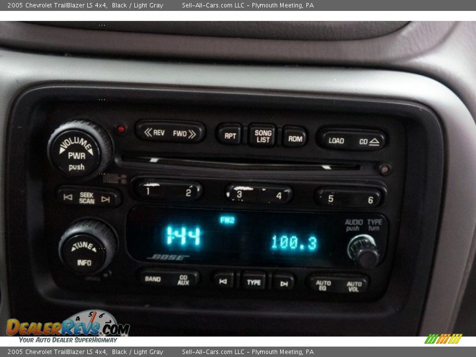 2005 Chevrolet TrailBlazer LS 4x4 Black / Light Gray Photo #28