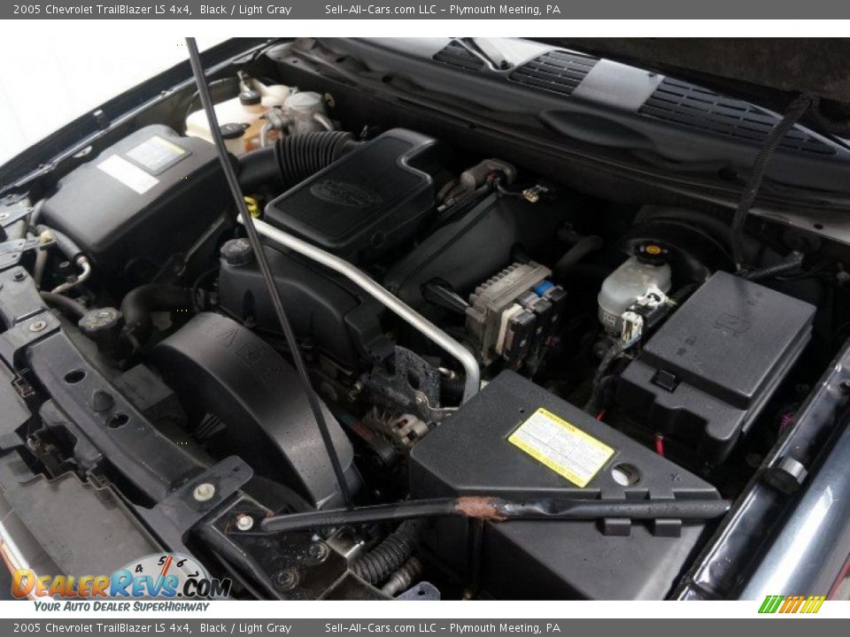 2005 Chevrolet TrailBlazer LS 4x4 Black / Light Gray Photo #34