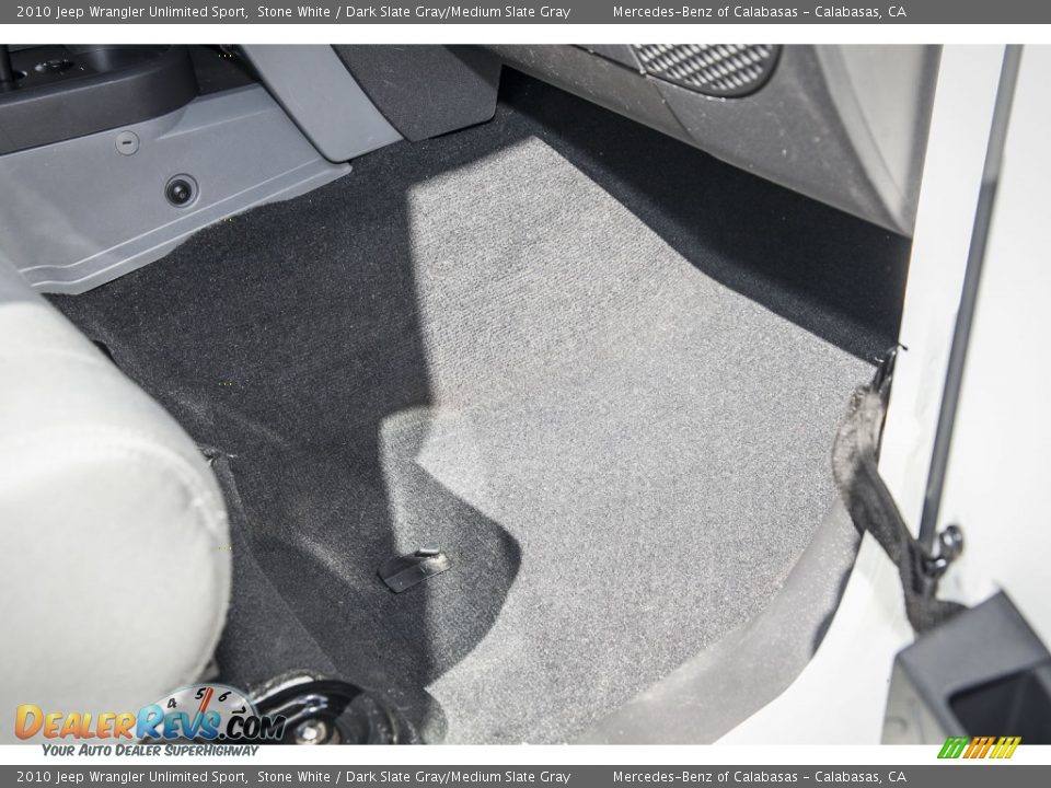 2010 Jeep Wrangler Unlimited Sport Stone White / Dark Slate Gray/Medium Slate Gray Photo #20