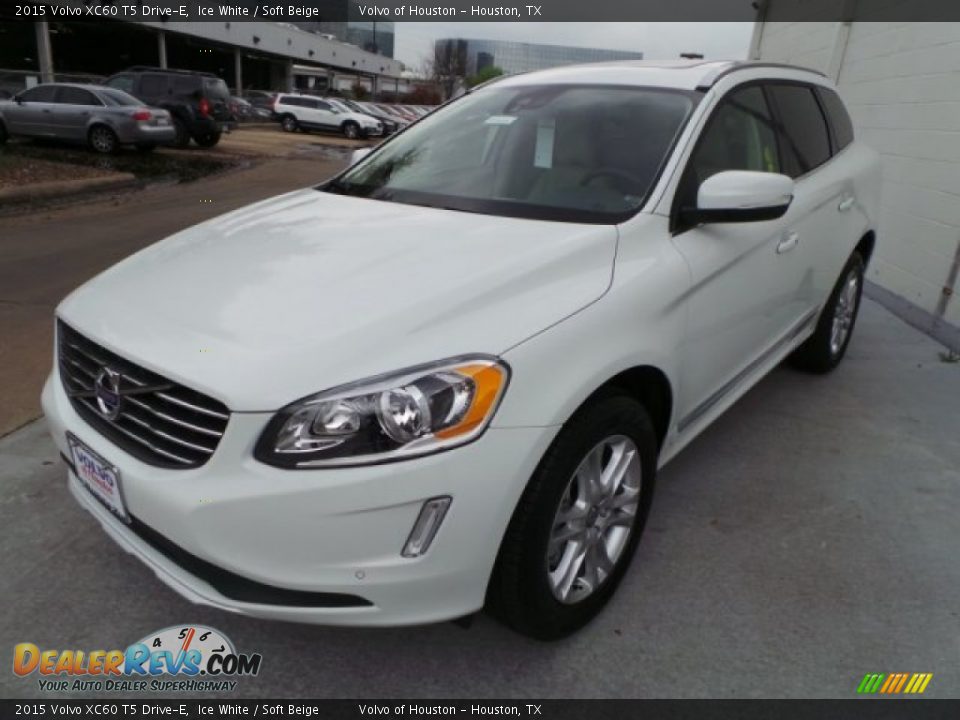 2015 Volvo XC60 T5 Drive-E Ice White / Soft Beige Photo #3