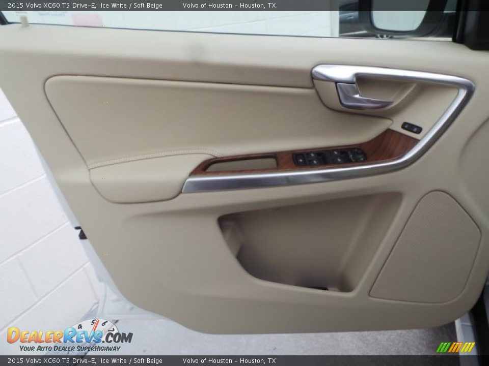 2015 Volvo XC60 T5 Drive-E Ice White / Soft Beige Photo #8