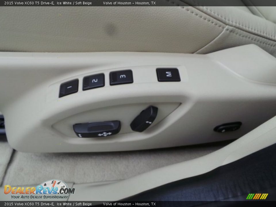 2015 Volvo XC60 T5 Drive-E Ice White / Soft Beige Photo #11
