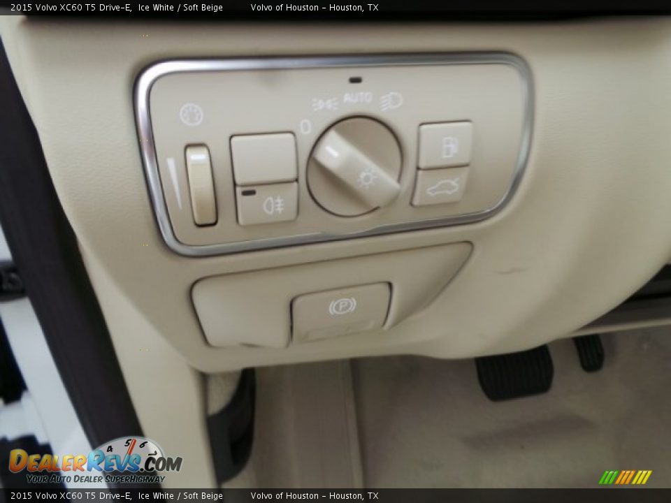 2015 Volvo XC60 T5 Drive-E Ice White / Soft Beige Photo #12