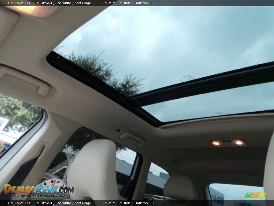 2015 Volvo XC60 T5 Drive-E Ice White / Soft Beige Photo #16