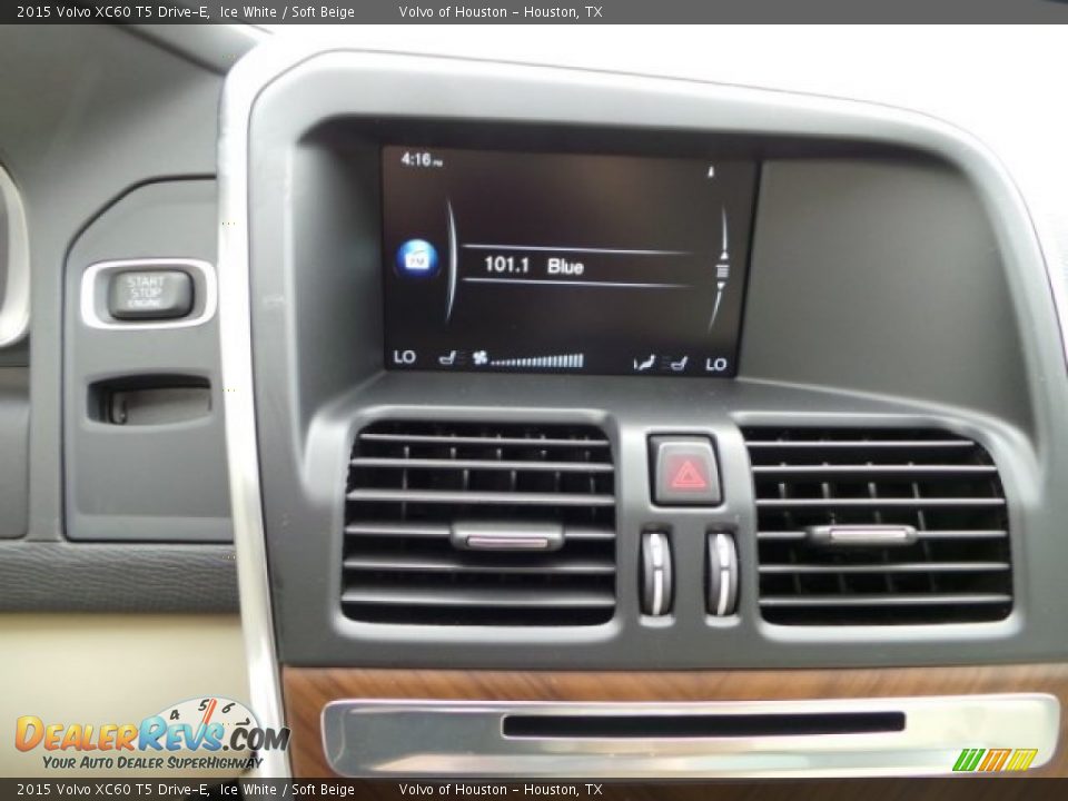 2015 Volvo XC60 T5 Drive-E Ice White / Soft Beige Photo #17