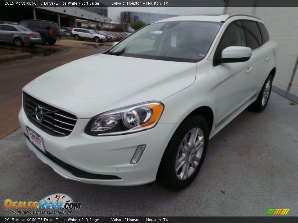 2015 Volvo XC60 T5 Drive-E Ice White / Soft Beige Photo #3