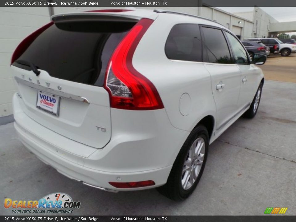 2015 Volvo XC60 T5 Drive-E Ice White / Soft Beige Photo #5