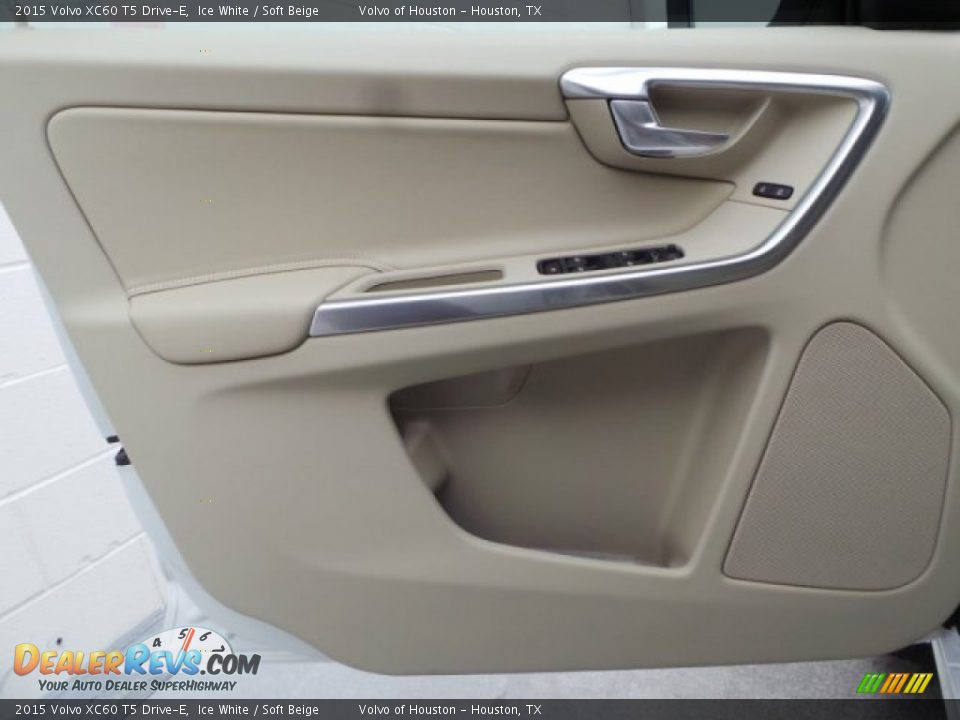 2015 Volvo XC60 T5 Drive-E Ice White / Soft Beige Photo #8