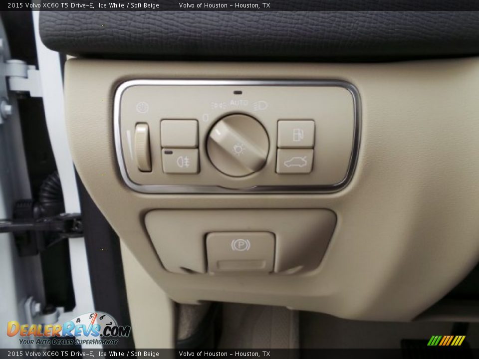 2015 Volvo XC60 T5 Drive-E Ice White / Soft Beige Photo #12