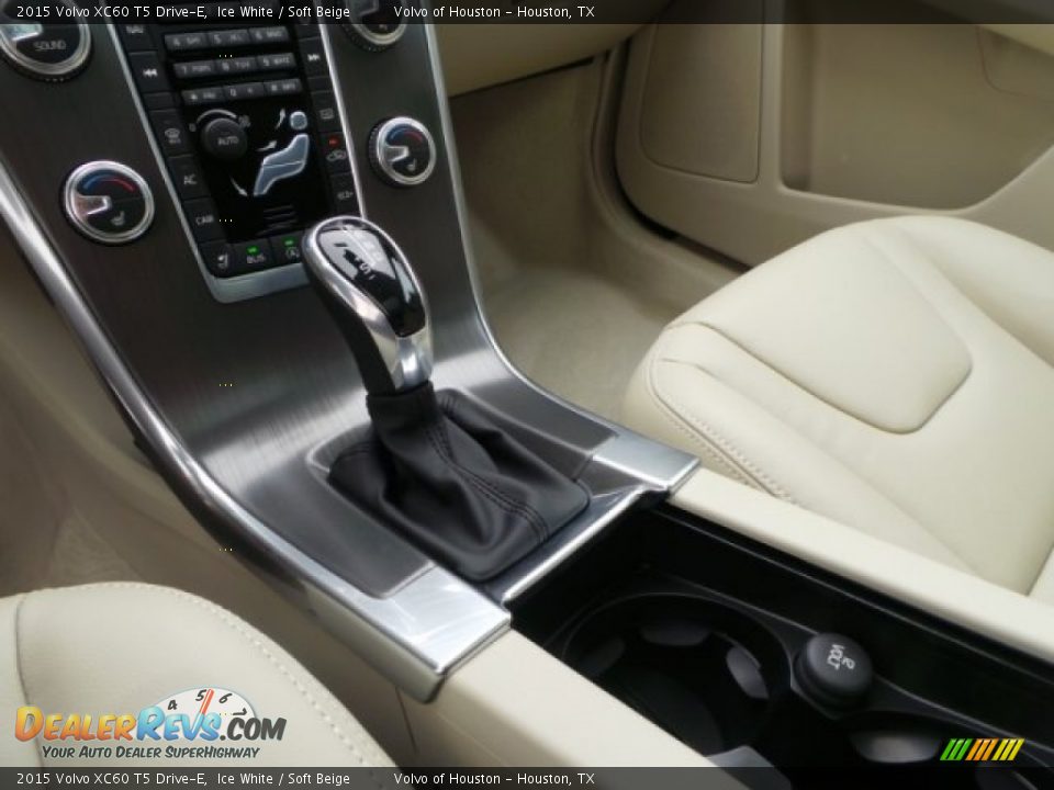 2015 Volvo XC60 T5 Drive-E Ice White / Soft Beige Photo #14