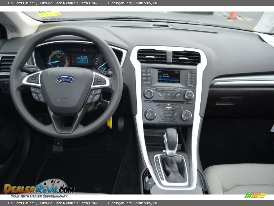 2015 Ford Fusion S Tuxedo Black Metallic / Earth Gray Photo #9