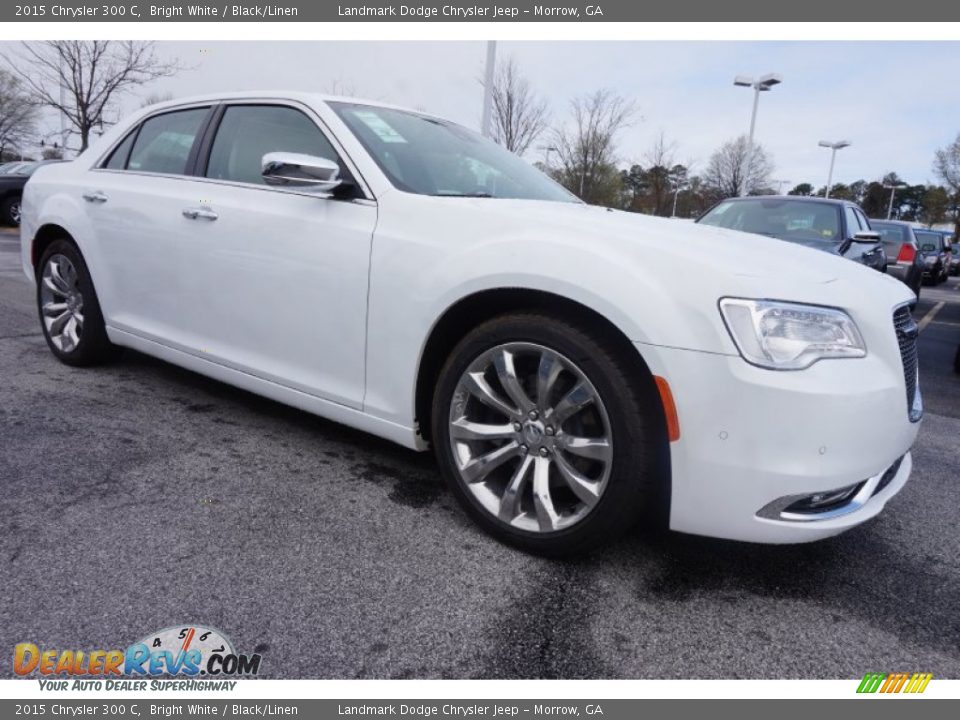 Front 3/4 View of 2015 Chrysler 300 C Photo #4