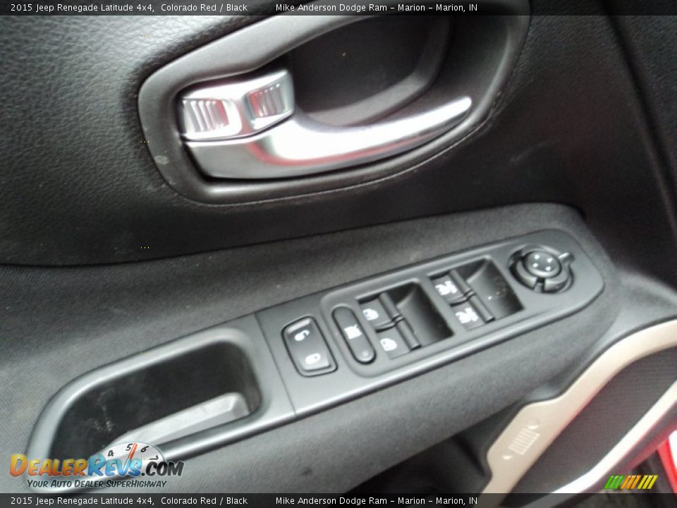 Controls of 2015 Jeep Renegade Latitude 4x4 Photo #11