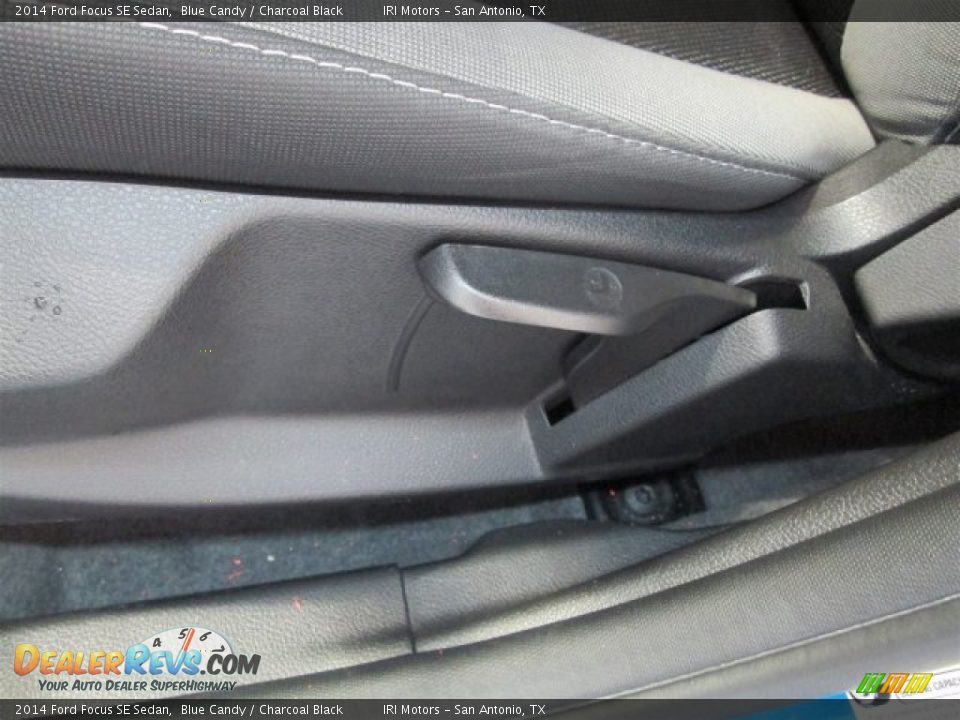 2014 Ford Focus SE Sedan Blue Candy / Charcoal Black Photo #16