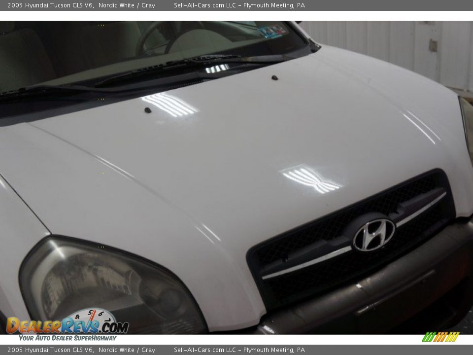 2005 Hyundai Tucson GLS V6 Nordic White / Gray Photo #36